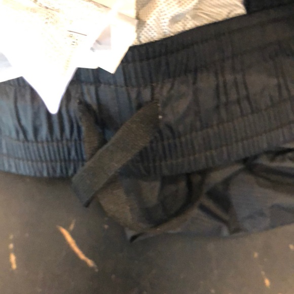 Under armor waterproof rain gear pants - Picture 4 of 6